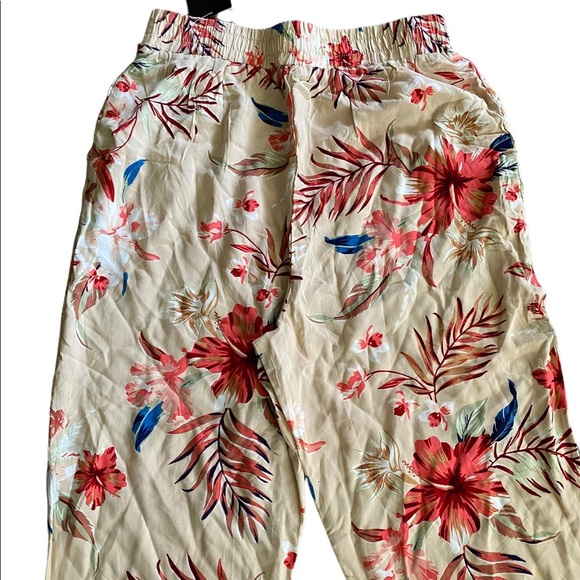 {Forever 21} Floral Hibiscus Soft Lounge Pajama Pants - Picture 8 of 8